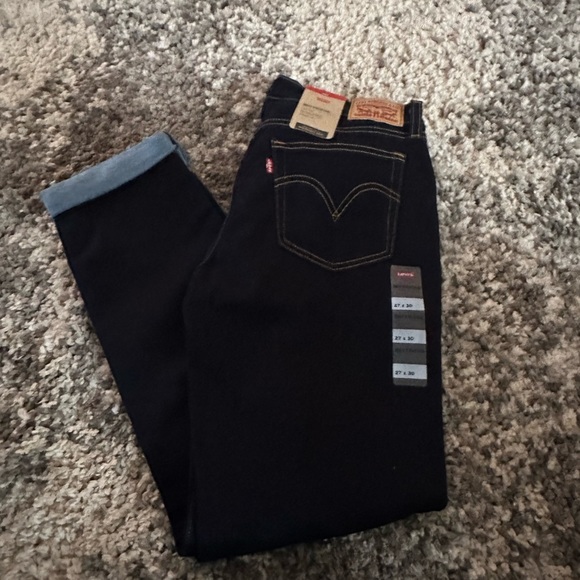 Levi’s - Picture 2 of 8